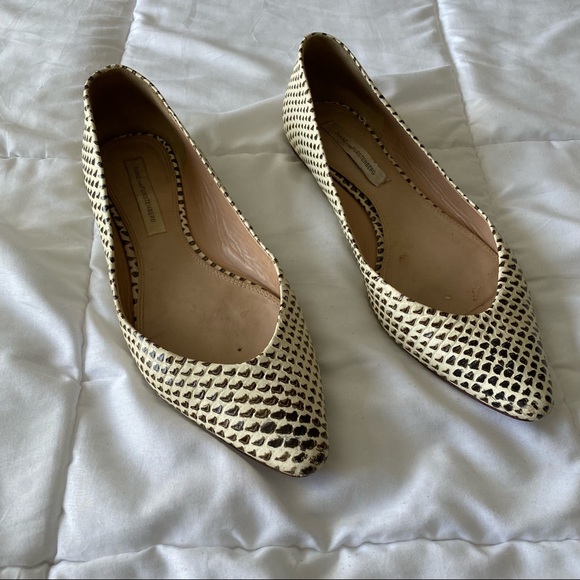 Diane Von Furstenberg Shoes - Diane Von Furstenberg Snakeskin Pointed Flat